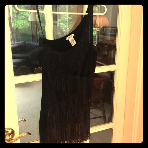 Cache Tops - One should black cache tank. Cache Tops - One should black cache tank.